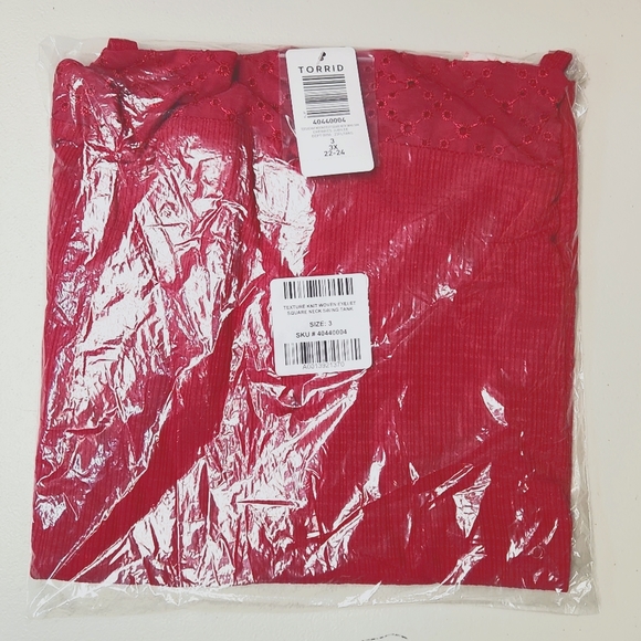 ❤️NWT VINTAGE TORRID CAMI - HOT PINK EYELET SWING TANK - BUTTON DETAIL FLOWY - Picture 5 of 13